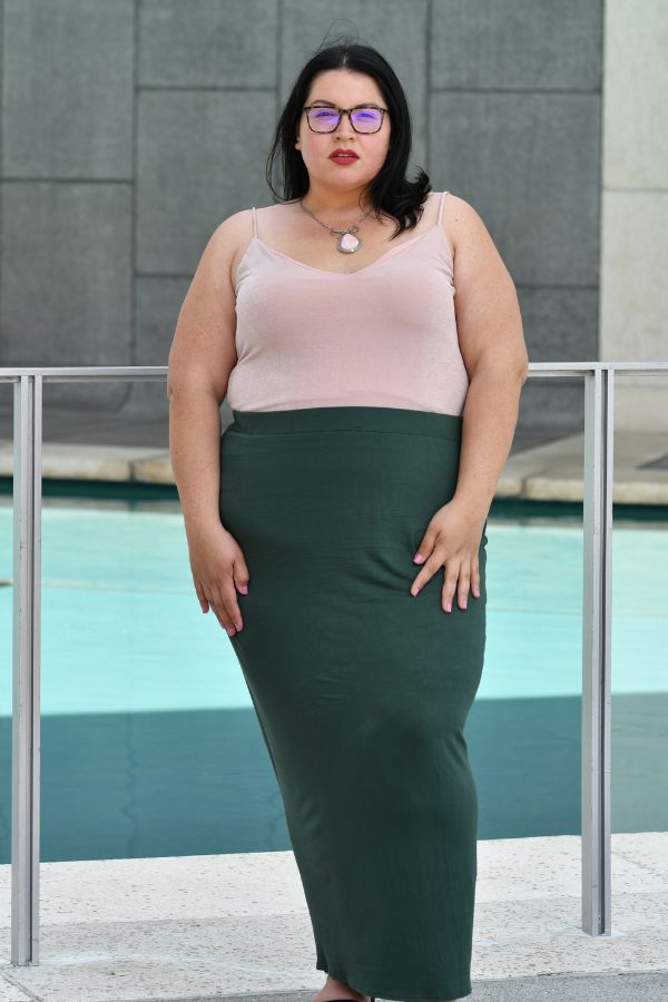 maxi skirt for hourglass figure