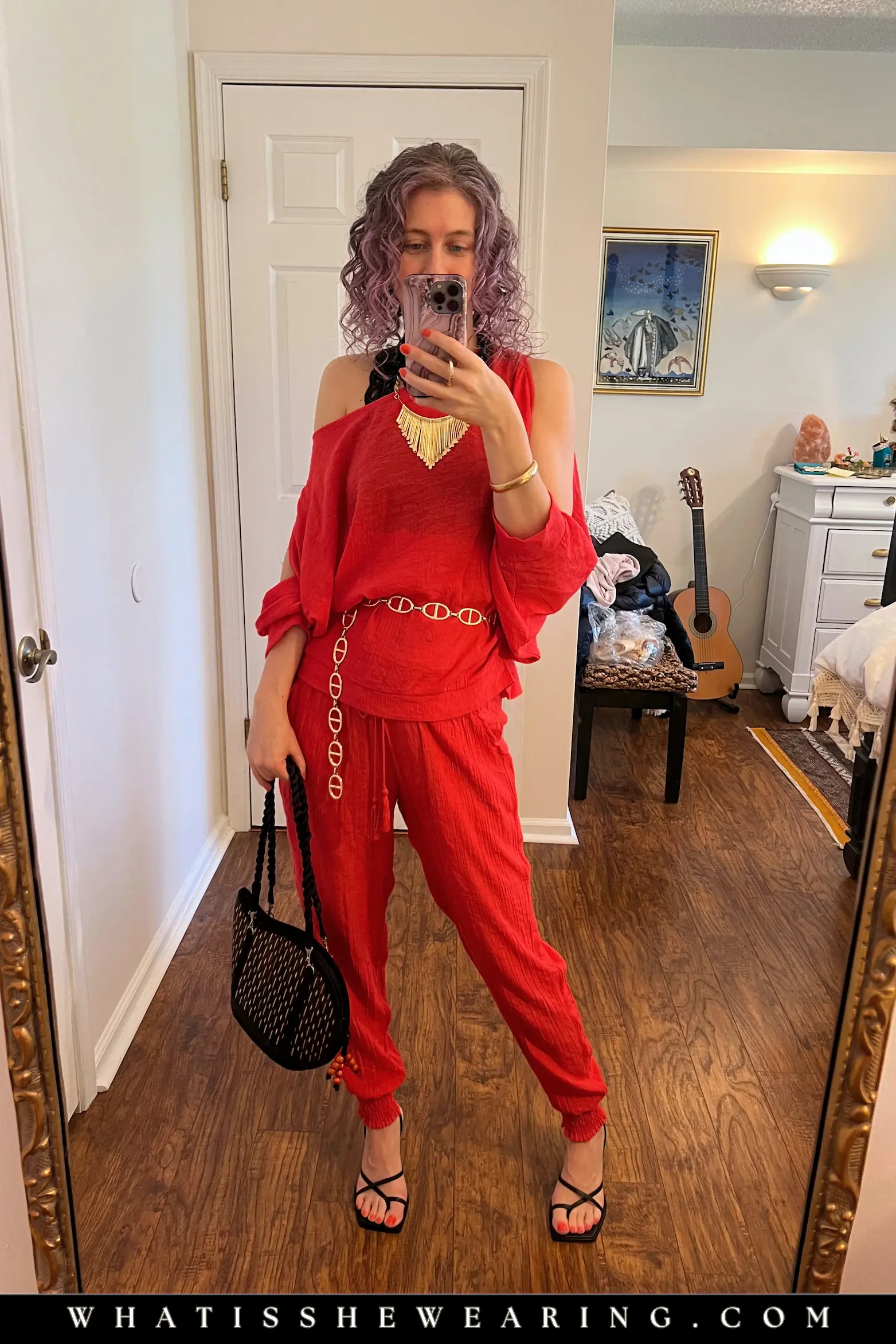 Matching Set + Statement Accessories – Easy Summer Night Out Outfit Summer bar outfits: laidback co-ord set + chain belt + strappy sandals